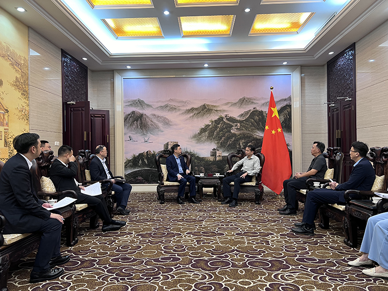 陳觀福和越南大使會(huì)談.jpg
